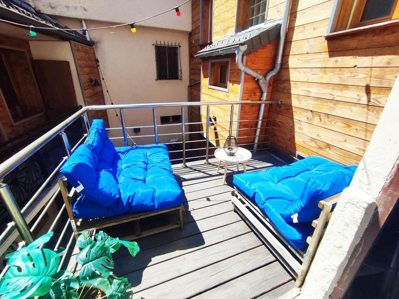 Maison - 240 m² - 13 pièces