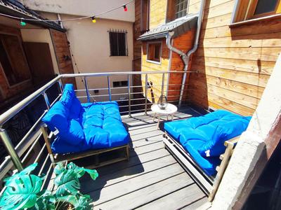 Maison - 240 m² - 13 pièces