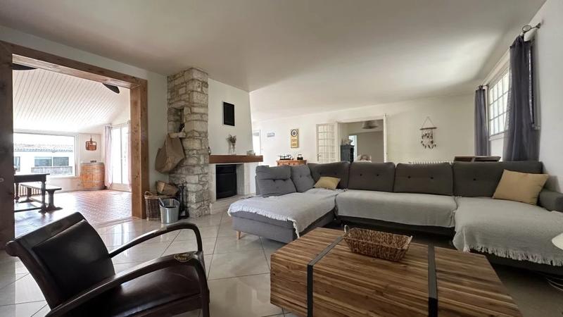 Propriété - 338 m² - 10 pièces