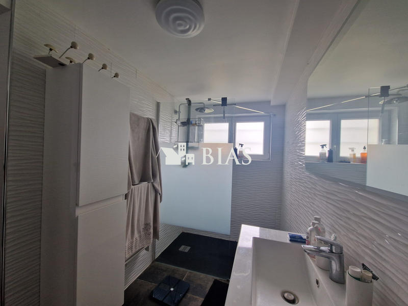 Maison - 96 m² - 4 pièces