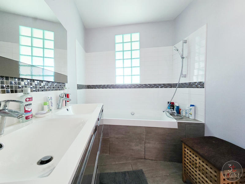 Maison - 150 m² - 7 pièces