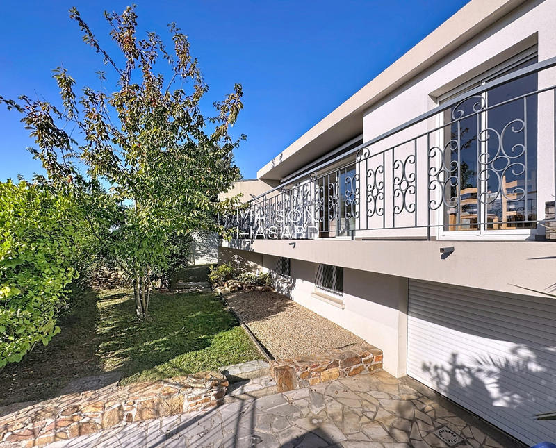 Maison traditionnelle - 188 m² - 7 pièces