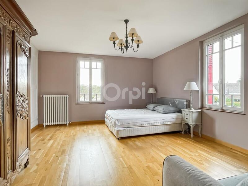 Maison - 268 m² - 10 pièces