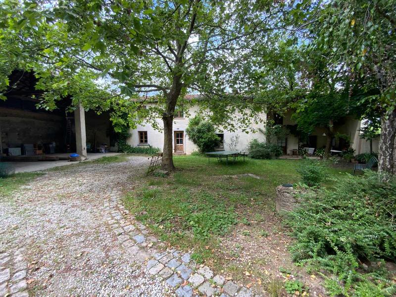 Maison - 275 m² - 12 pièces