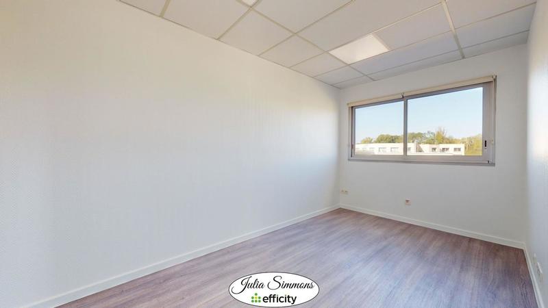 Bureau - 116 m² - 1 pièce