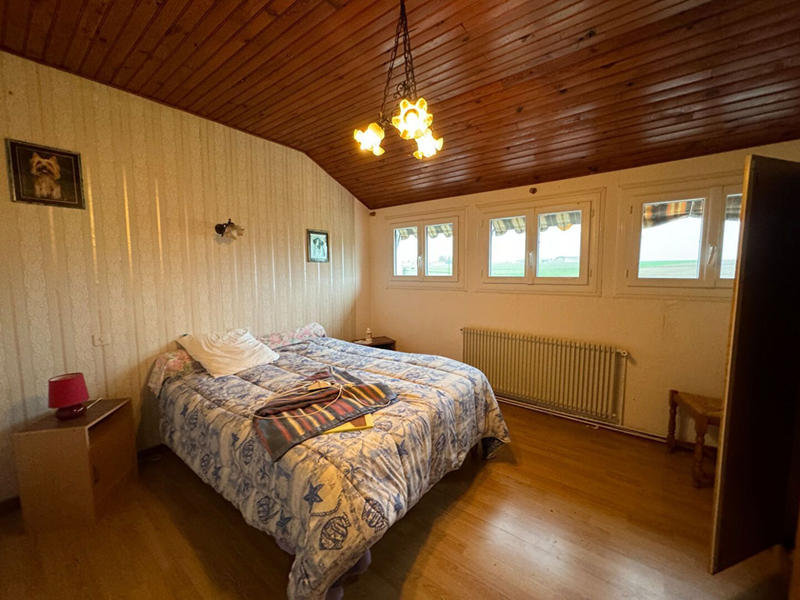 Maison - 1 131 m² - 6 pièces