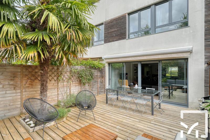 Maison - 180 m² - 7 pièces