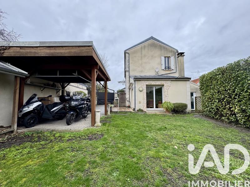 Maison - 121 m² - 8 pièces