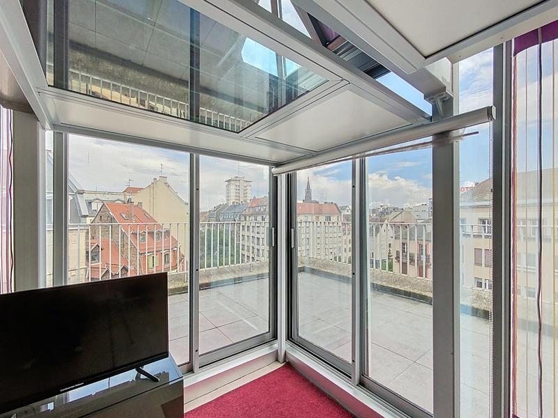 Loft - 97 m² - 6 pièces