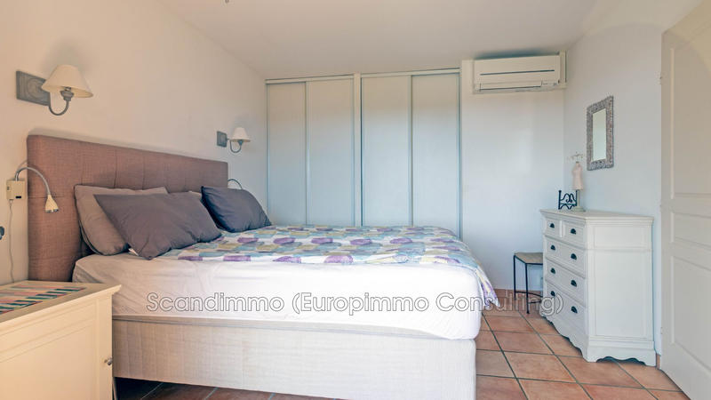 Maison - 180 m² - 5 pièces