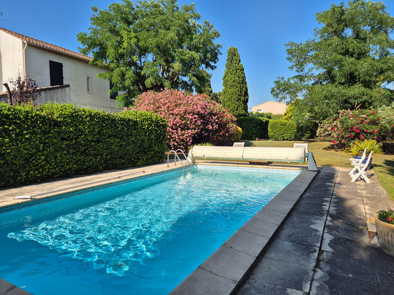 Maison - 180 m² - 5 pièces