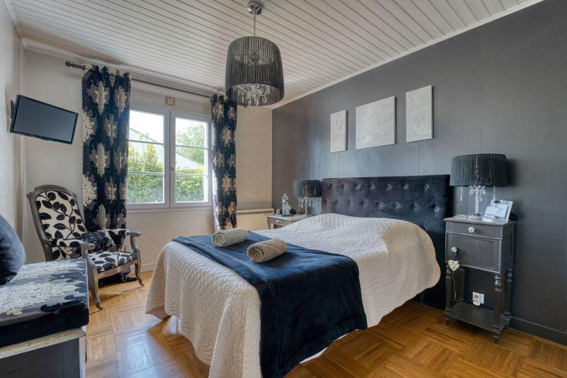 Maison - 220 m² - 8 pièces