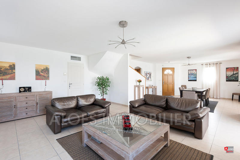 Maison - 141 m² - 5 pièces