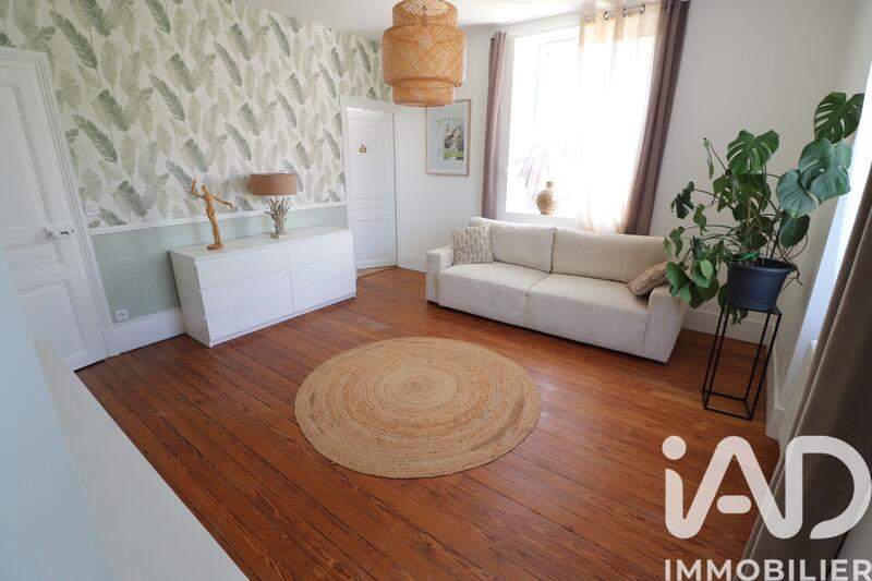 Maison - 305 m² - 10 pièces