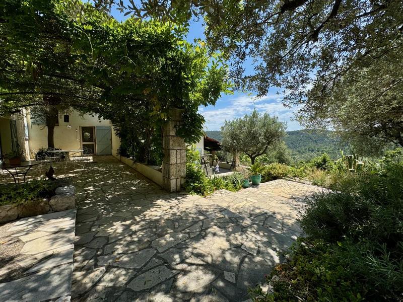 Maison - 140 m² - 4 pièces