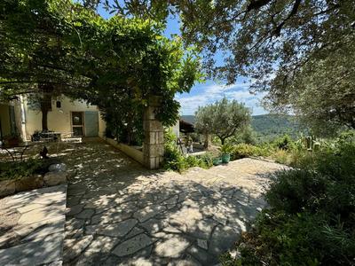 Maison - 140 m² - 4 pièces