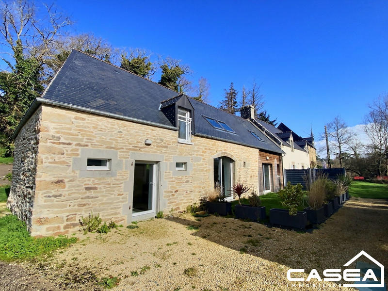 Maison ancienne - 300 m² - 15 pièces