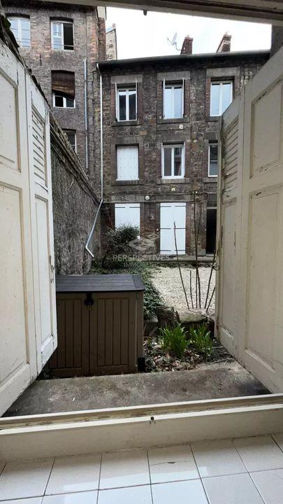 Studio - 25 m² - 1 pièce