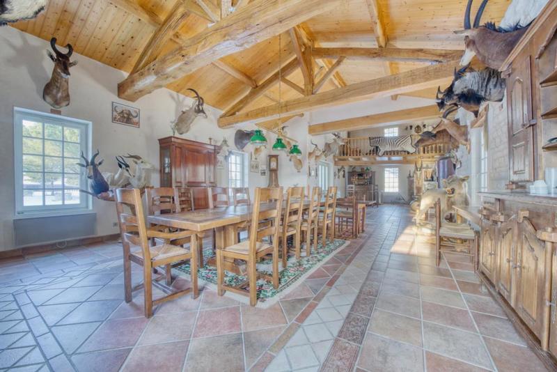 Propriété - 600 m² - 11 pièces