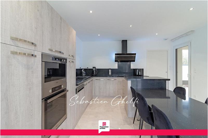 Maison - 148 m² - 7 pièces