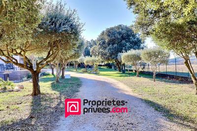 Villa - 222 m² - 10 pièces