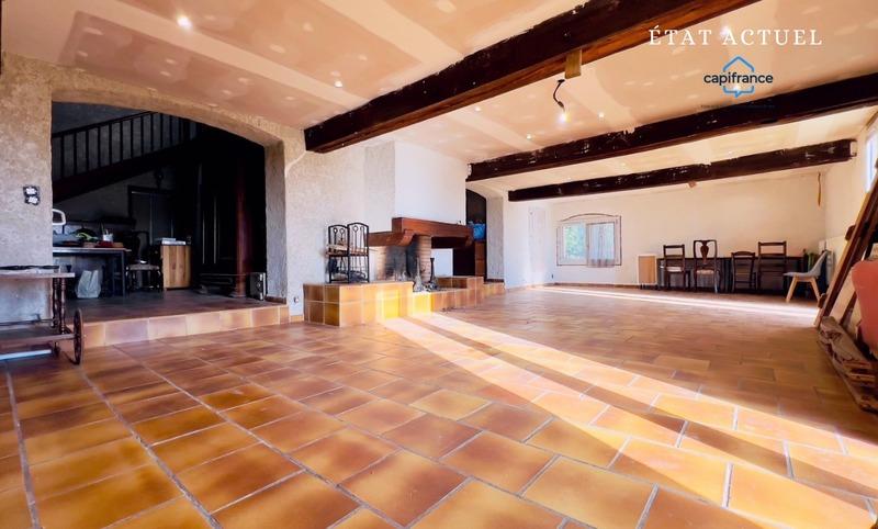 Maison - 250 m² - 6 pièces