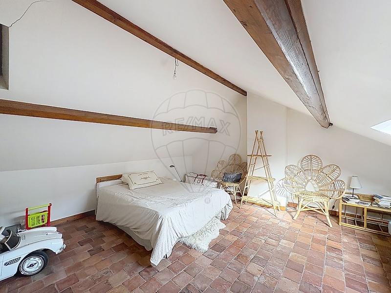 Maison - 222 m² - 9 pièces