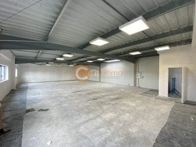 Local d'activité / Entrepôt - 374 m²