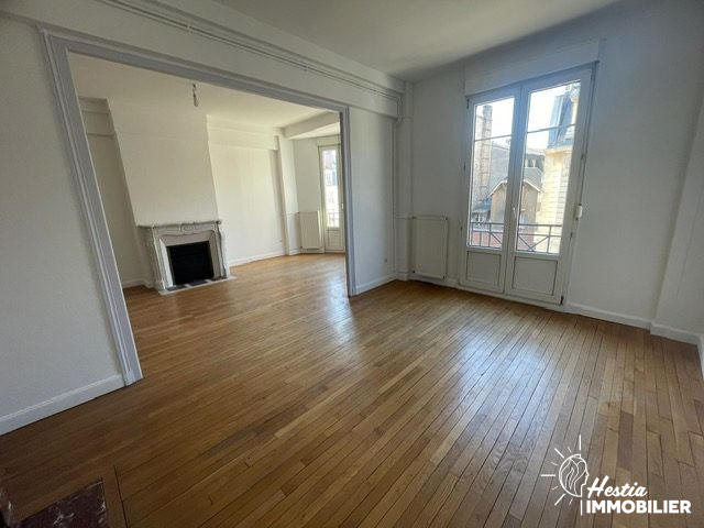 Appartement - 107 m² - 6 pièces