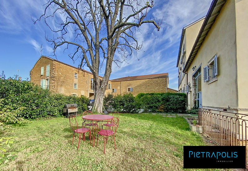 Maison - 236 m² - 7 pièces