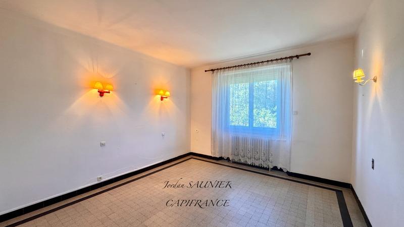 Maison - 170 m² - 8 pièces