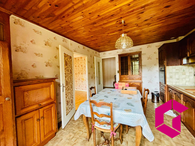 Maison - 170 m² - 10 pièces