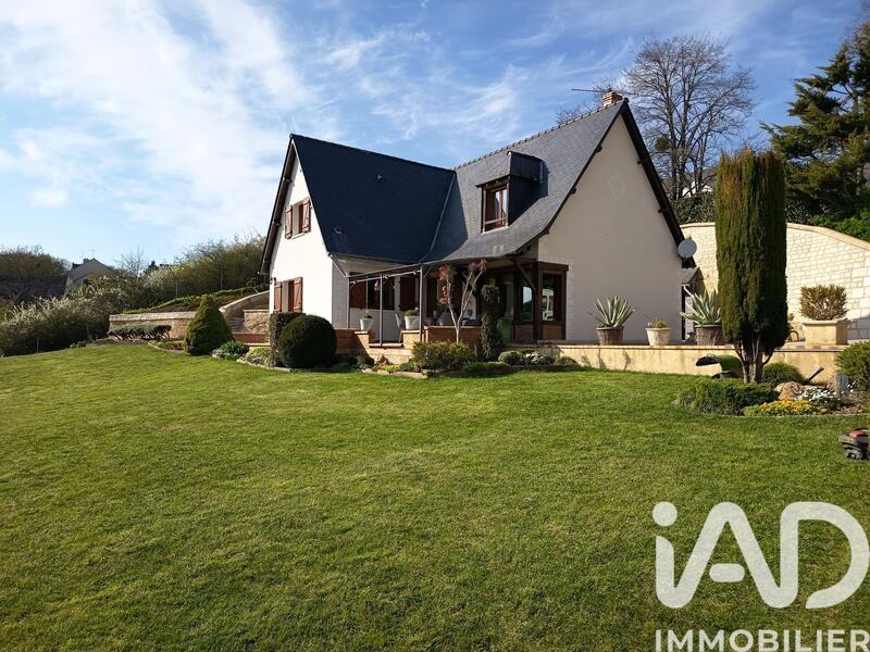 Maison - 240 m² - 9 pièces