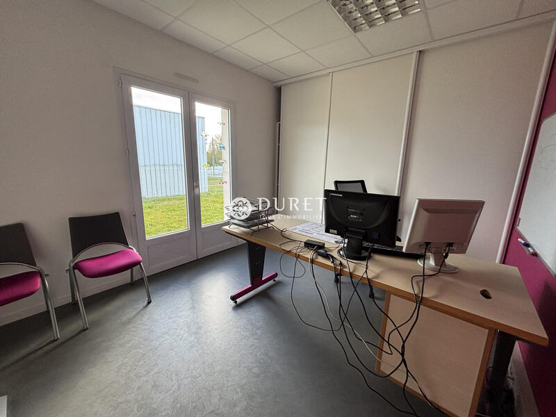 Bureau - 235 m²