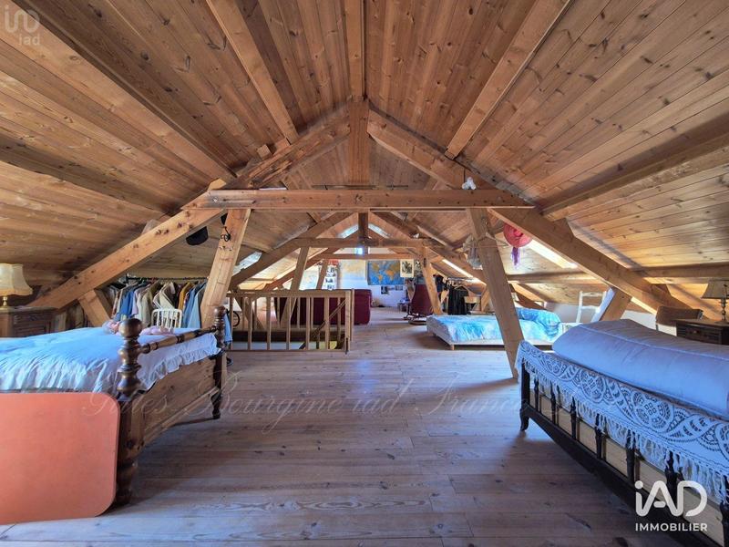 Maison - 415 m² - 16 pièces