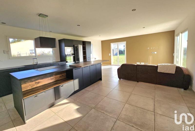 Maison - 99 m² - 4 pièces