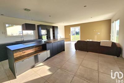 Maison - 99 m² - 4 pièces