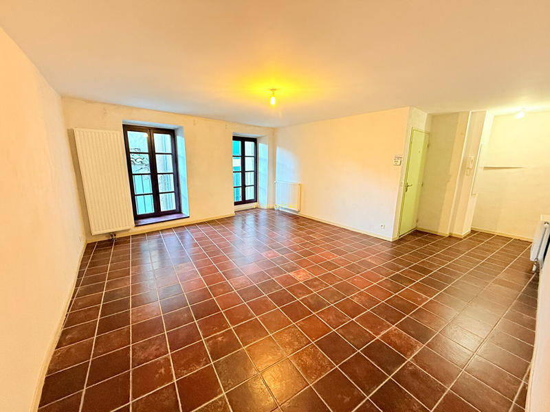Appartement - 75 m² - 3 pièces