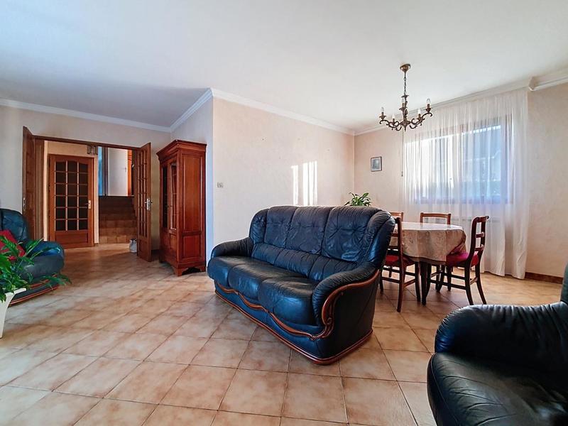 Maison - 104 m² - 4 pièces