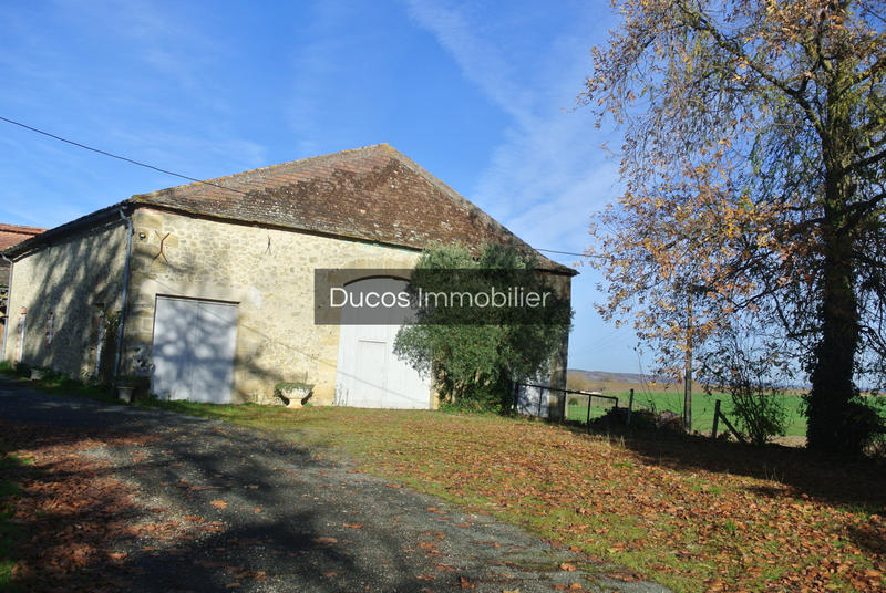 Maison - 244 m² - 7 pièces