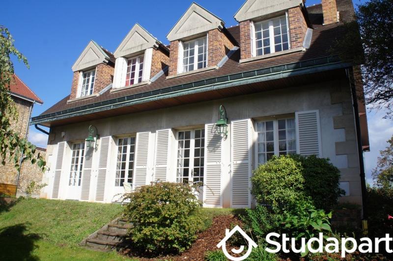 Maison - 200 m² - 8 pièces