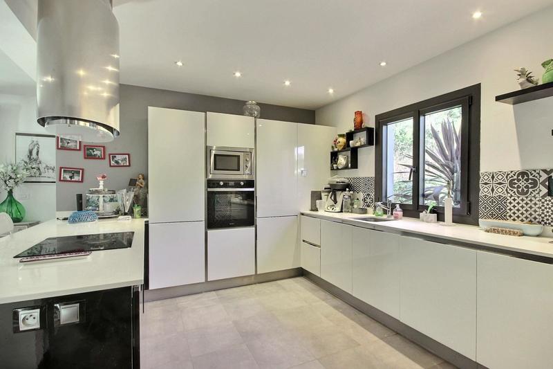 Villa - 188 m² - 6 pièces