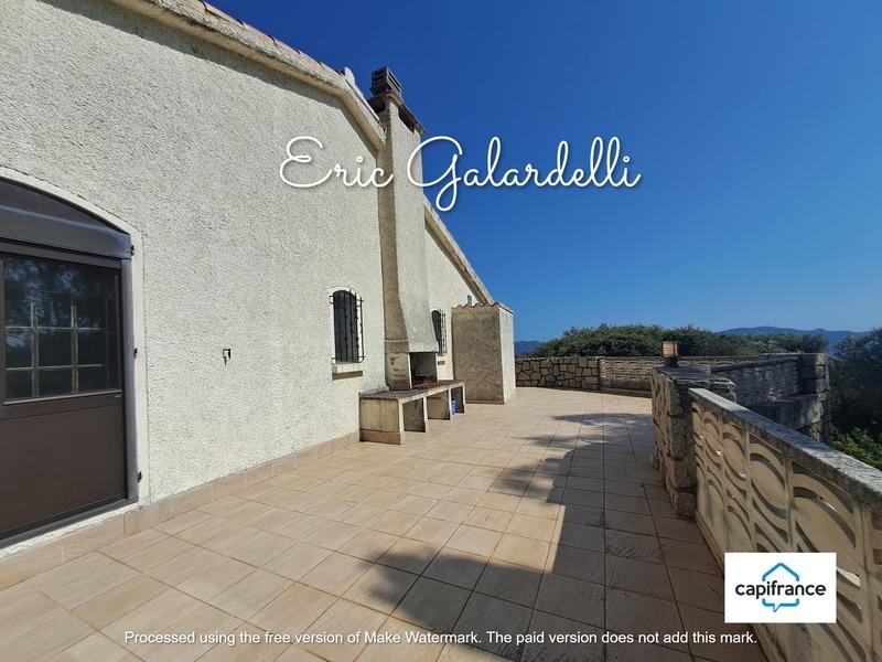 Maison - 328 m² - 12 pièces