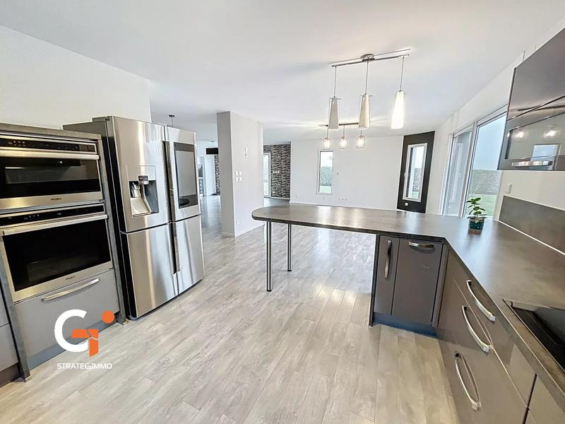 Maison - 205 m² - 7 pièces