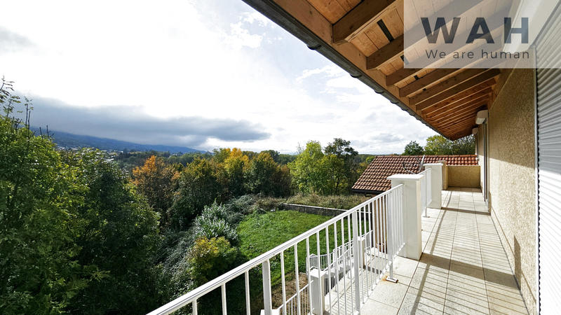 Maison - 312 m² - 12 pièces