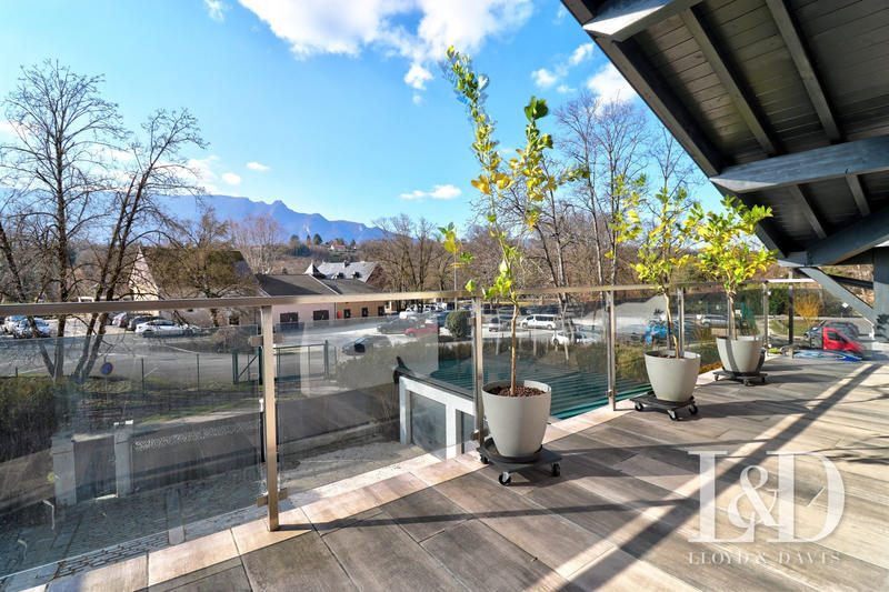 Appartement - 100 m² - 4 pièces