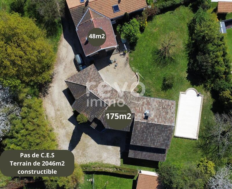 Maison - 223 m² - 8 pièces
