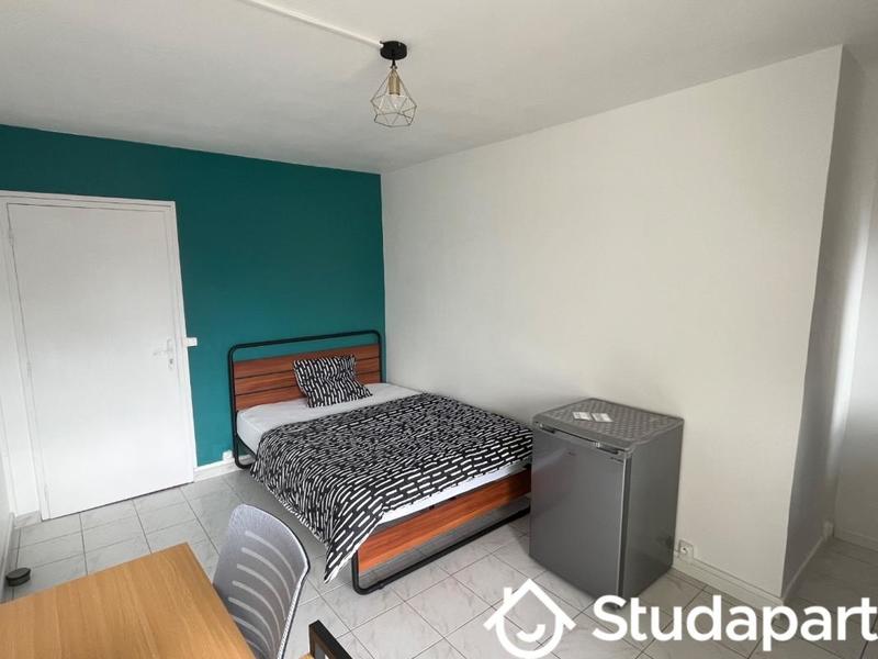 Chambre - 12 m² - 1 pièce