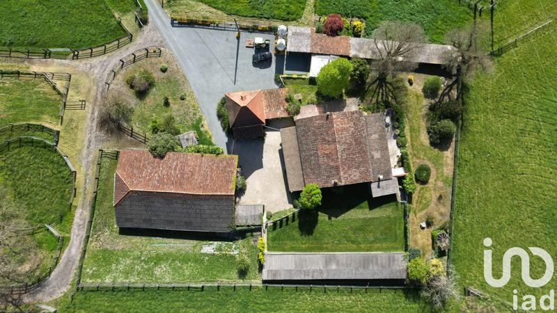 Maison - 220 m² - 6 pièces