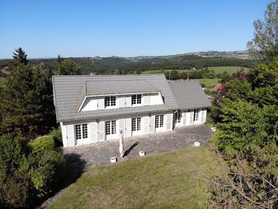 Villa - 205 m² - 8 pièces